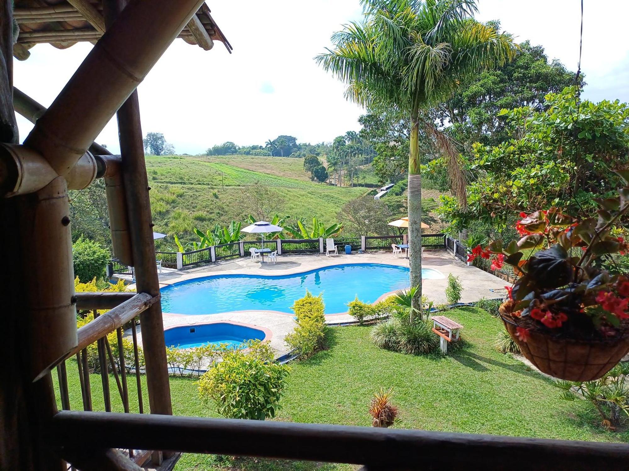 Finca Hotel Palmas Frente A Panaca كويمبايا المظهر الخارجي الصورة